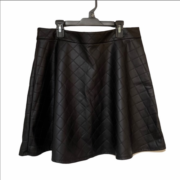 New Soprano Black A Line Mini Skirt Juniors XL - Picture 2 of 7